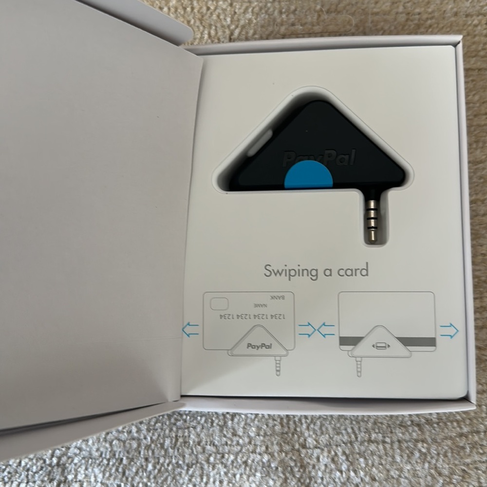 PayPal Card Reader - Picture 3 of 4